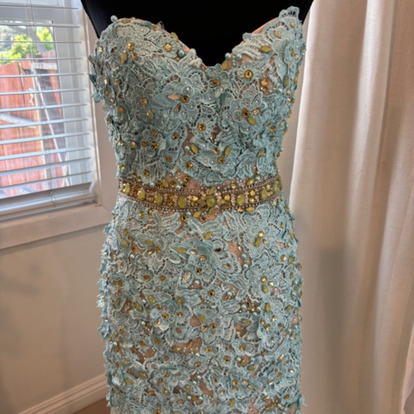 Evening gown - Picture 8 of 9